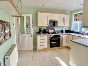 Breakfast Kitchen - click for photo gallery